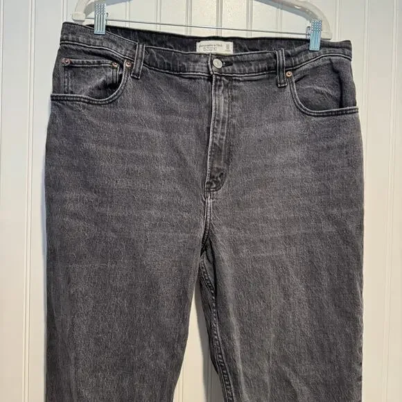 Abercrombie Fitch 90s Straight Ultra High Rise Jeans Washed Black Size 16 Long - Picture 3 of 6